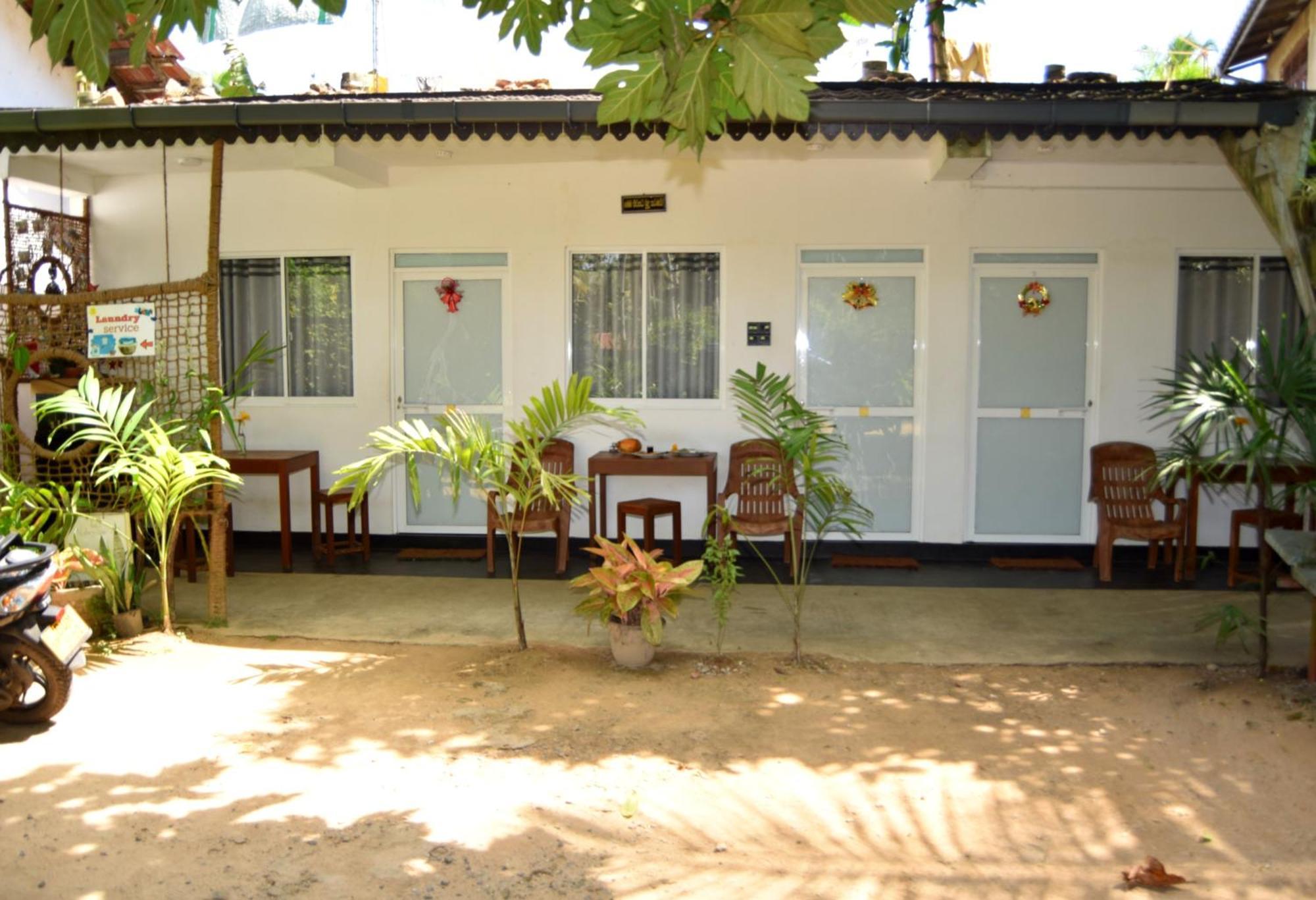 Kosi Giggles Resort Weligama Exteriör bild